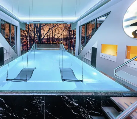 Flying Pool mit Blick nach draußen im Hotel Bei Schumann