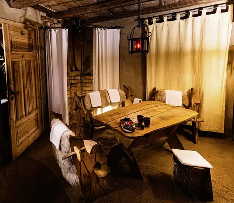 Stubensauna im Hüttenstyle mit Badebottich im Hotel Bei Schumann