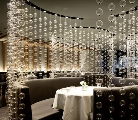 Glaskugeln im Gourmetrestaurant des Öschberghof