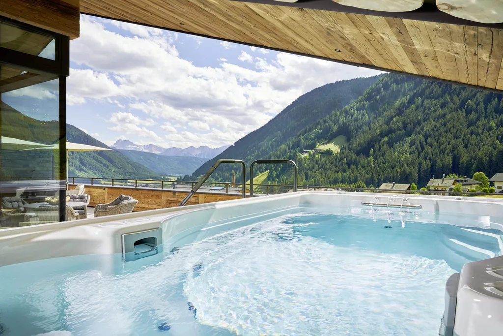 Chalet Santa Maddalena mit Aussenpool