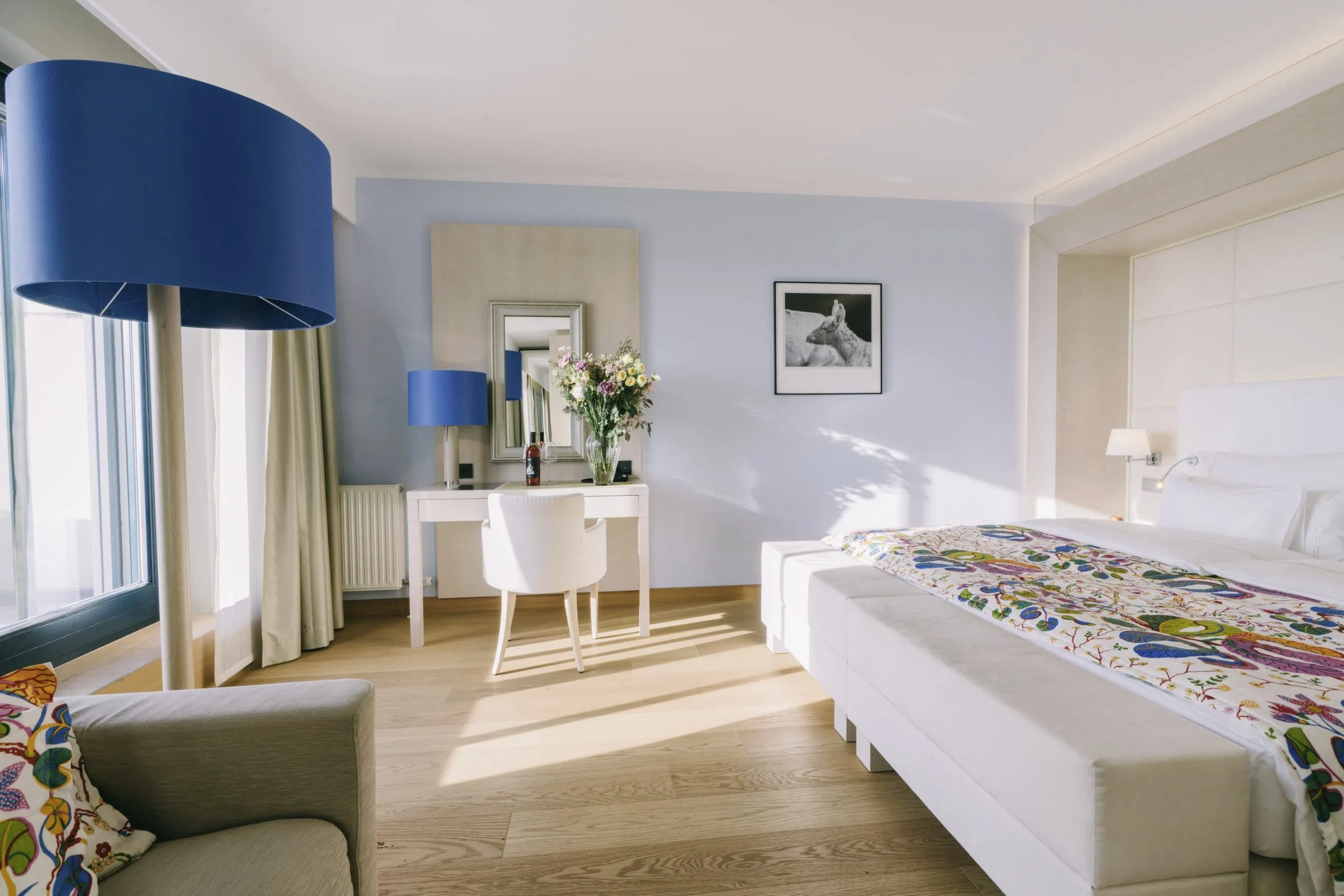 Farbiges Doppelzimmer im Reiters Supreme 5* Wellnesshotel in &Ouml;sterreich