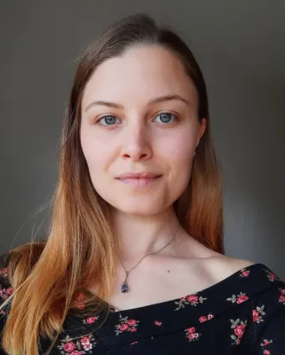 Autorenporträt Svenja Ulm mit offenem Haar