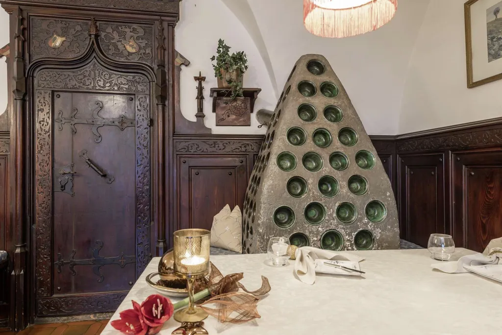 Zwei Guide Michelin Sterne-Gourmetstube Einhorn im Romantikhotel Stafler