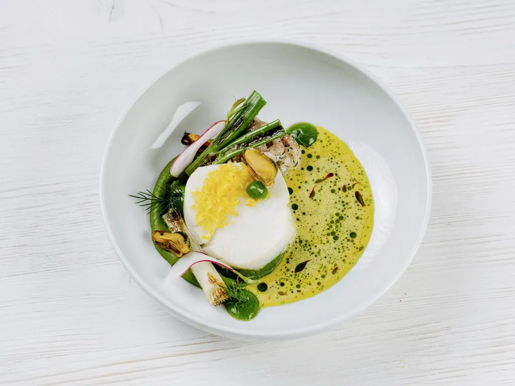 Fischgericht Skrei an Gem&uuml;se im Tipkens by Nils Henkel