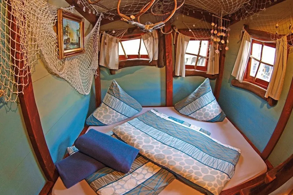 Erlebnisübernachtung in einem Baumhaus in der geheimen Welt von Turisede