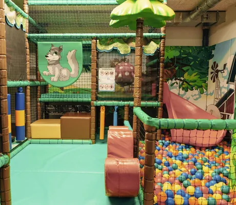 Bällebad und Softplayanlage in der Riederalm