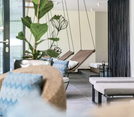 Korb-Hängeliegen im Ruhebereich des Das SeeMOUNT