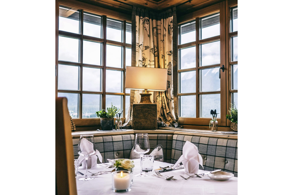 Die Einrichtung des Sternerestaurants im Post Lermoos ist gemütlich und heimelig aber dennoch schick.