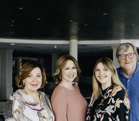 Porträt der vierköpfigen Gastgeberfamilie Wehrmann vom Strandhotel Ostseeblick
