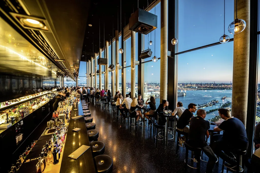 Hotelbar im Empire Riverside