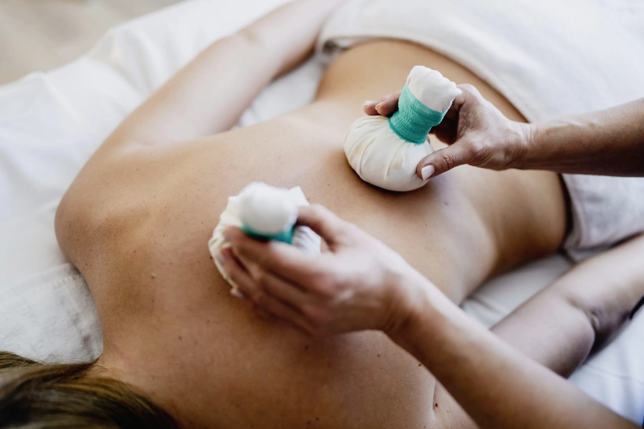 Kr&auml;uterstempelmassage im Waldhotel am Notschreipass