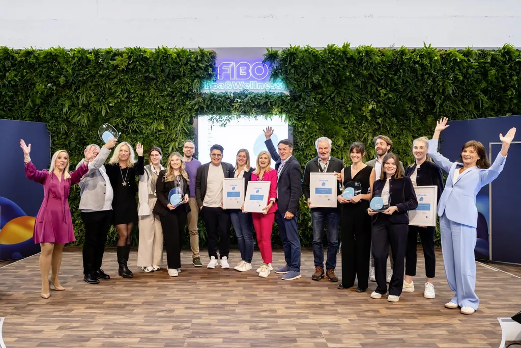 Gruppenfoto Aktiv Hotel Award 2025 auf der FIBO Köln