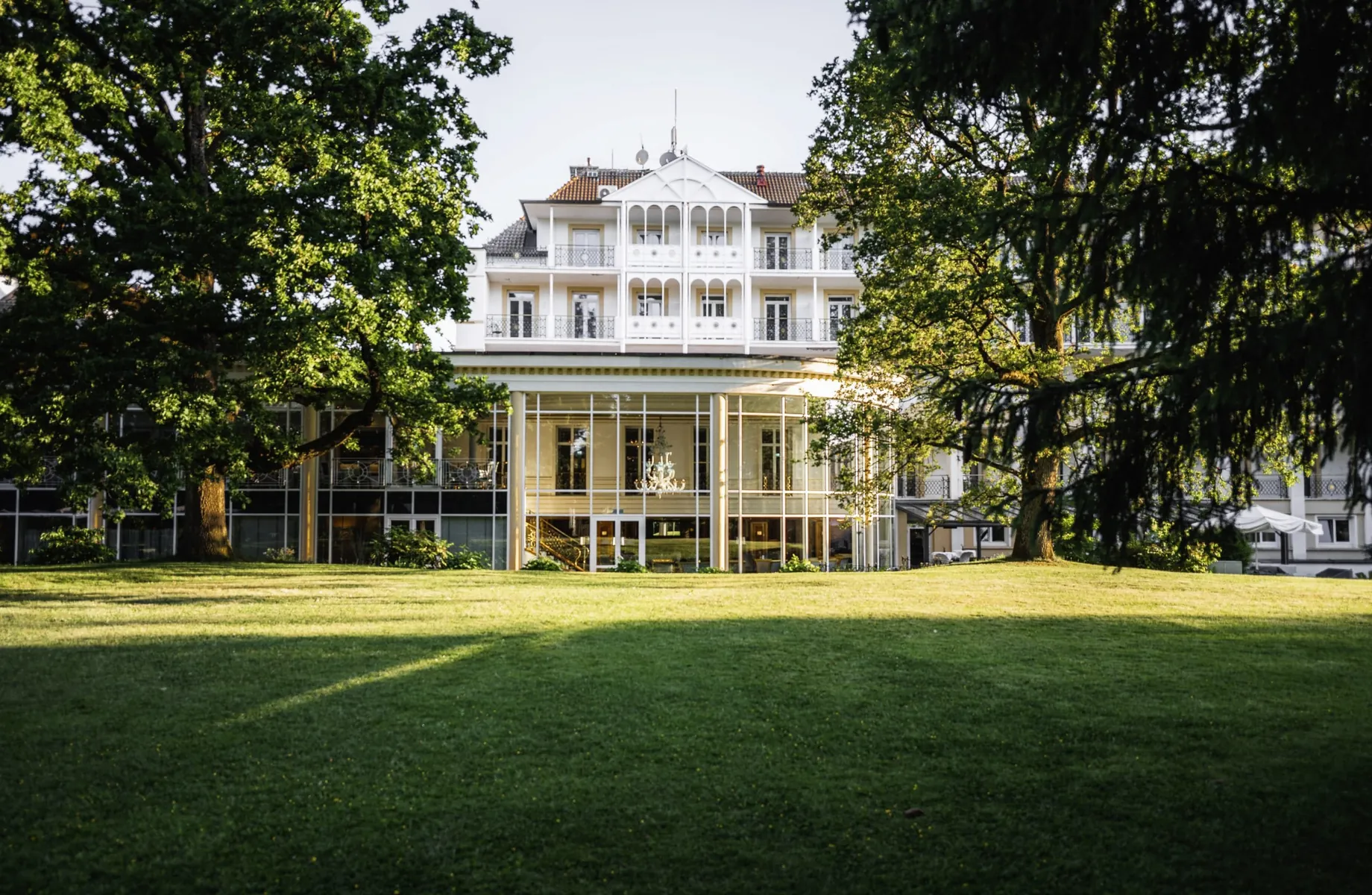 Blick vom Hotelgarten aus auf das Wellnesshotel Der Sonnenhof in Bad Wörishofen