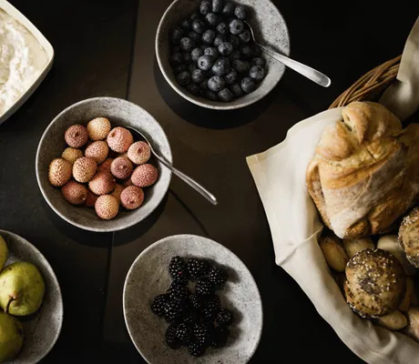 Obst in Vogelperspektive mit Frühstücksstimmung des MyParadies Sulden