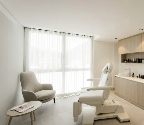 Behandlungsraum des MySpa Bereiches von innen des MyParadies Sulden