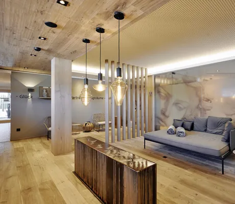 Blick hinein in den Spa- und Wellnessbereich des Aktivhotels Sonnenburg in Riezlern.