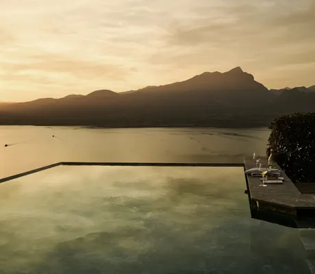 privater Outdoorpool oberhalb des Gardasees im Cape of Senses