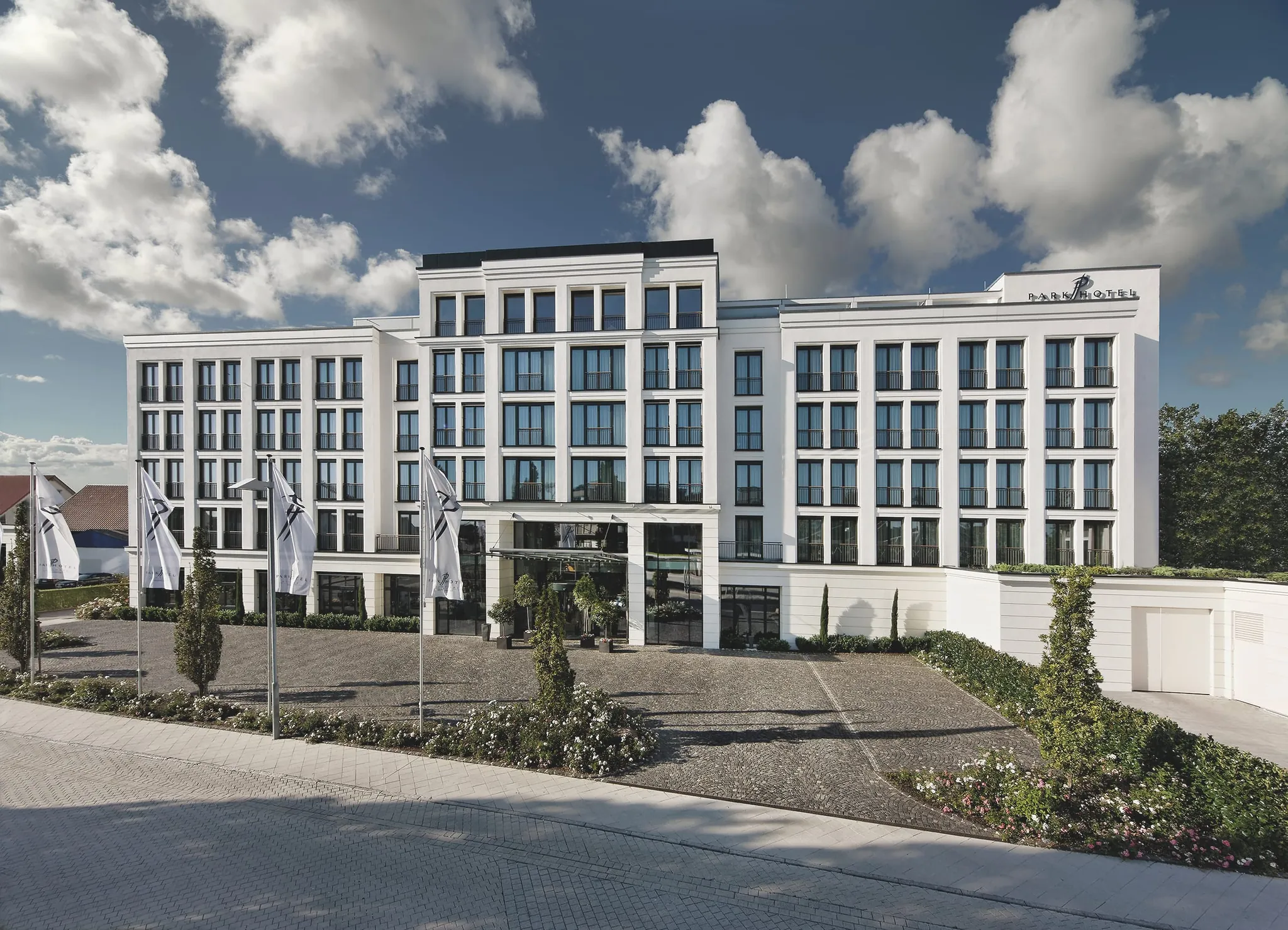 Außenansicht des Tagungshotels Parkhotel Stuttgart-Messe Airport.